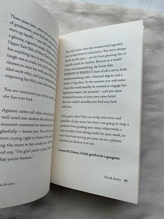 Libro en inglés: You do you: how to be who you...