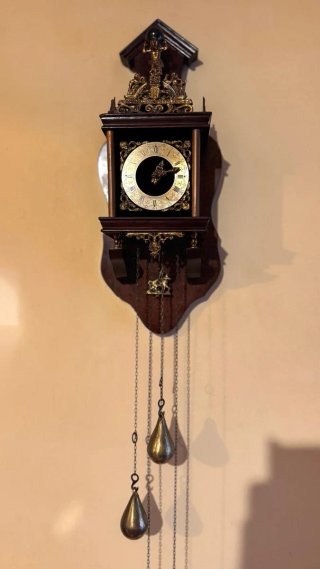 Reloj de cuco antiguo