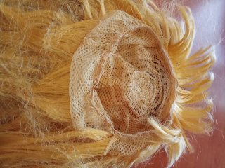 Peluca rubia mujer