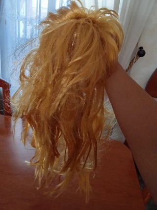 Peluca rubia mujer