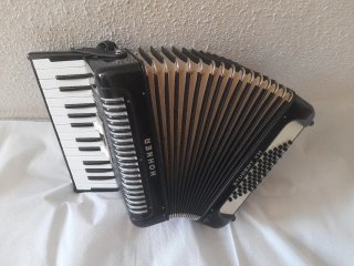 Acordeón Hohner Student VM de 48 bajos