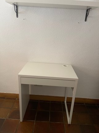 Escritorio IKEA MICKE Blanco 73x50 cm y balda
