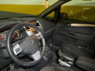 Opel Zafira 2010