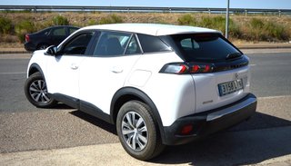 PEUGEOT 2008 Active Pack BlueHDI