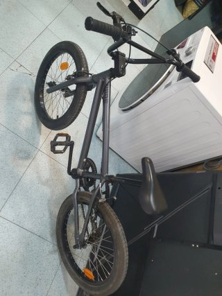 Bicicleta BMX Gris Casi Nueva