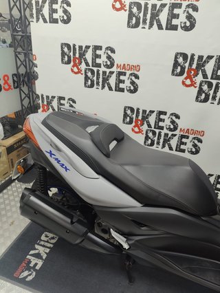 Yamaha XMAX 300 muy cuidada!