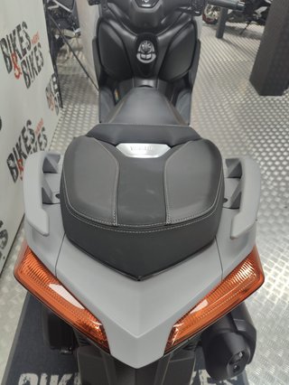 Yamaha XMAX 300 muy cuidada!