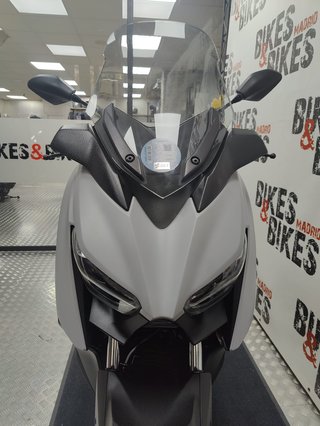 Yamaha XMAX 300 muy cuidada!