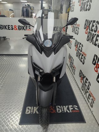 Yamaha XMAX 300 muy cuidada!