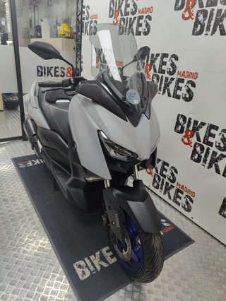 Yamaha XMAX 300 muy cuidada!