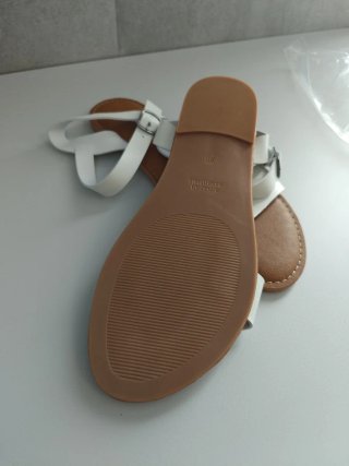 Sandalia con Hebillas de Dos Tiras Tlla 40 Blancas