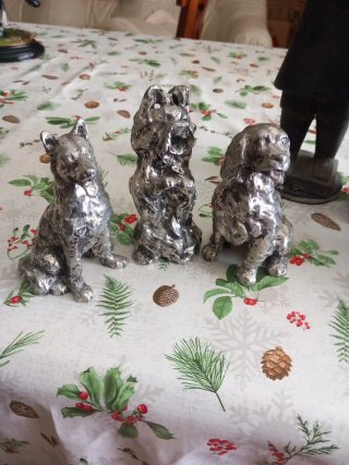 3 Figuras Perros Metal
