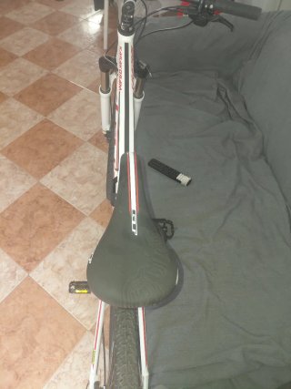 Bicicleta GT Karakoram Blanca