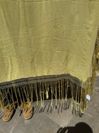 Manton de Manila antiguo amarillo