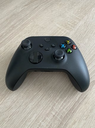 Xbox Series X 1TB + Mando original. Poco Uso