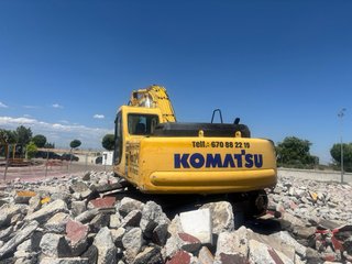 Excavadora Komatsu PC 210