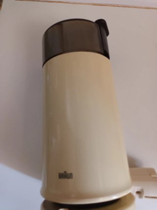 Molinillo Eléctrico Braun de café.