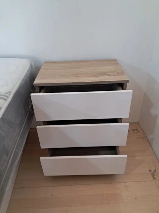 Mesitas de noche madera y blanco