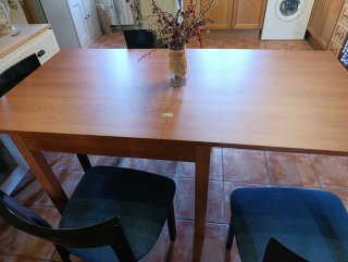 Mesa comedor y 4 sillas