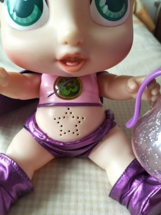 Muñeca super cute Sofi, con biberón