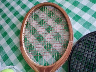Raquetas y pelotas de tenis