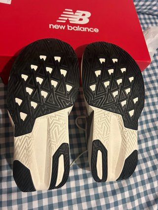 New Balance FuelCell Rebel v5 Beige/Marrón