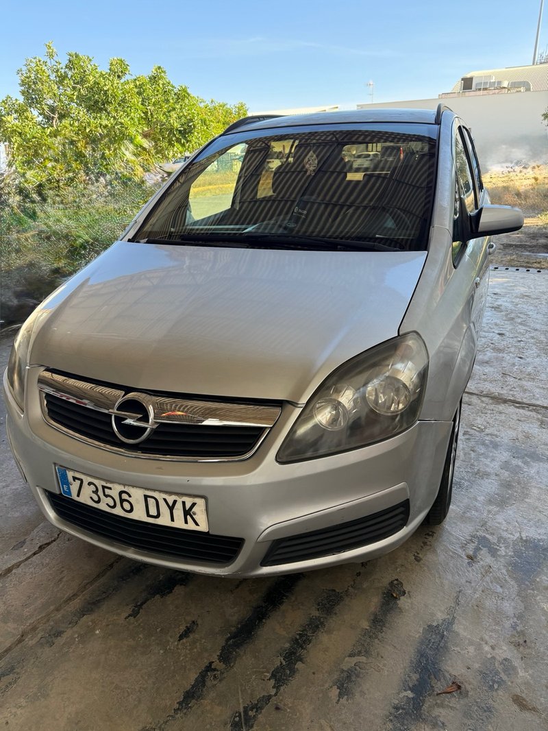 Opel Zafira B 2006 - foto 1