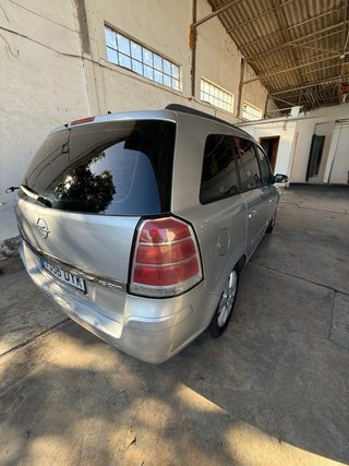 Opel Zafira B 2006