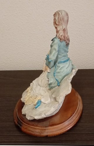 RARA FIGURA DE PORCELANA ALTA CALIDAD, CAPODIMONTE