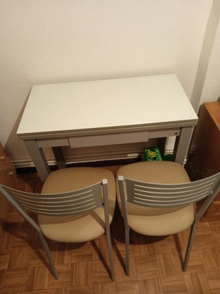 Mesa extensible cocina con 2 sillas