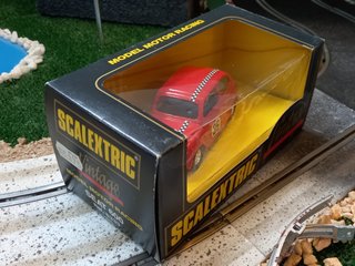 ÚNICO. Coche Scalextric Vintage SEAT 600 ref. 8333