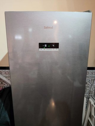 Frigorífico gris Saivod. No enfría. Le falta gas.