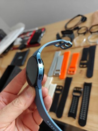 Samsung Galaxy Watch 5 44mm LTE + 12 accesorios