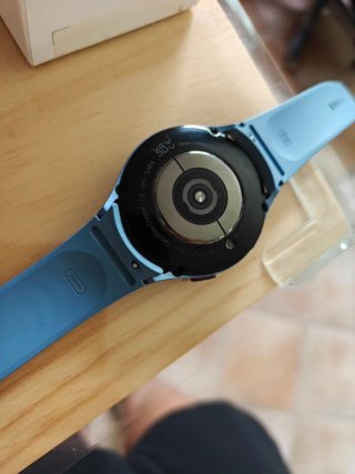 Samsung Galaxy Watch 5 44mm LTE + 12 accesorios
