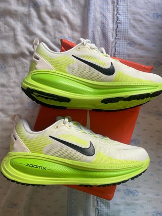 Zapatillas Nike ZoomX Verdes y Blancas Talla 42