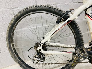 Bicicleta Montaña 26 Blanca