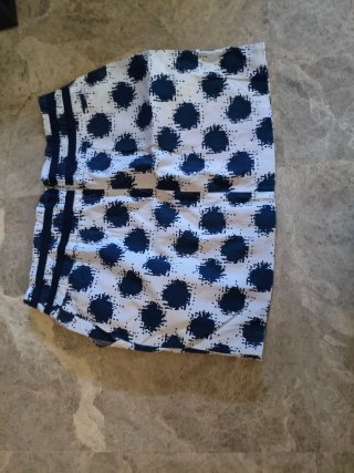 Minifalda estampada azul y blanco
