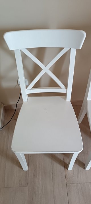 Mesa y 4 Sillas Blancas