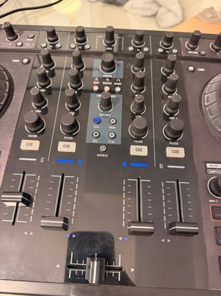 Controladora DJ Native Instruments Traktor S4