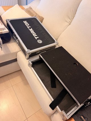 Controladora DJ Native Instruments Traktor S4