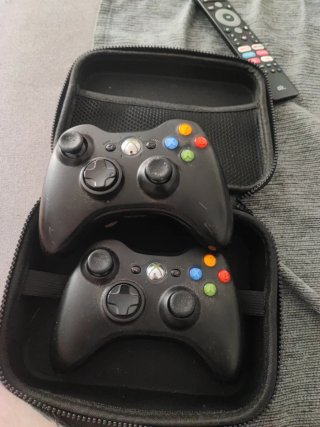 2 Mandos Xbox 360 + Estuche