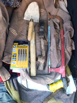 Lote Herramientas: Paleta, Hacha, Sierra