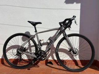 Bicicleta Gravel Kross Esker 1.0 Grigia