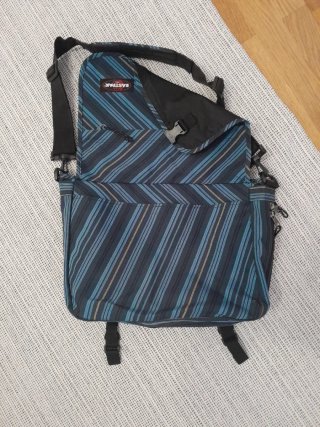 Bandolera Eastpak rayas azul