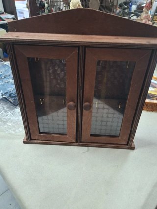 Mobiletto portachiavi in legno con ante