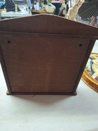 Mobiletto portachiavi in legno con ante