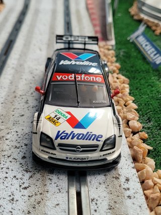 Coche de Slot Scalextric Opel Vectra GTS V8 DTM