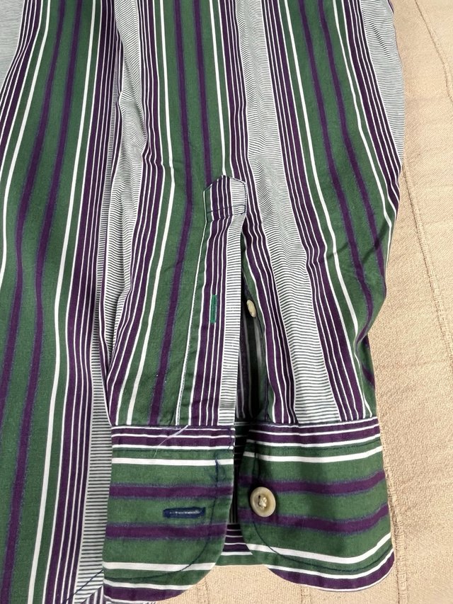 Camisa Tommy Hilfiger Rayas Vede y Morada.