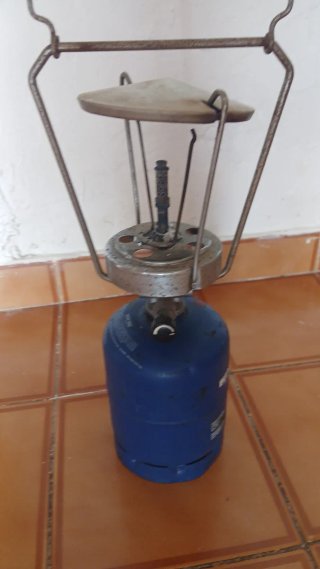 Lámpara de camping a gas