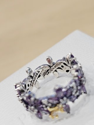 Anillo Pandora Herbario y Abeja Bridgerton 50+caja